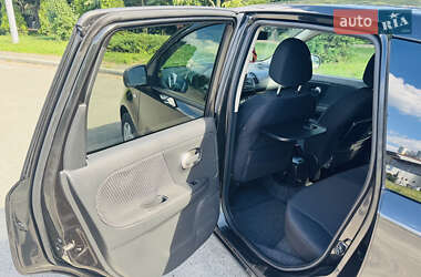 Хэтчбек Nissan Note 2006 в 