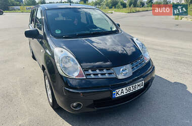 Хэтчбек Nissan Note 2006 в 