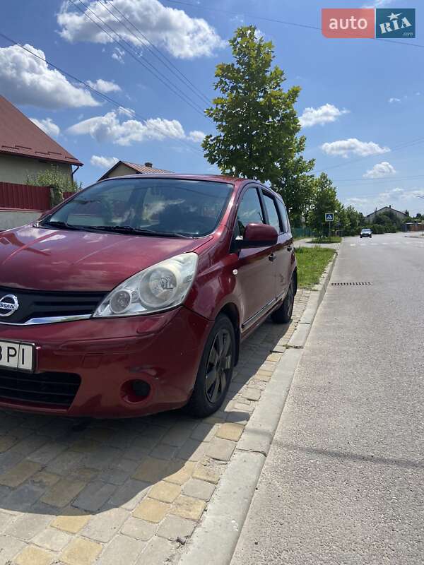 Хэтчбек Nissan Note 2011 в Львове