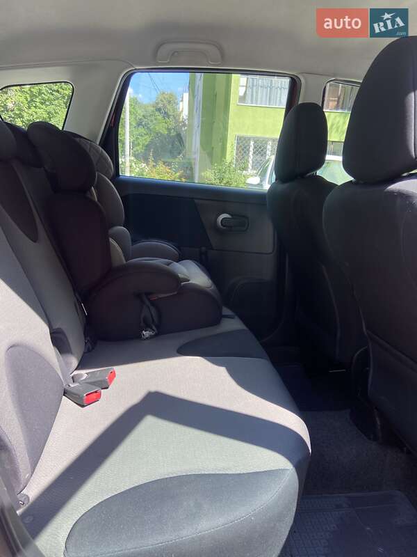 Хэтчбек Nissan Note 2011 в Львове
