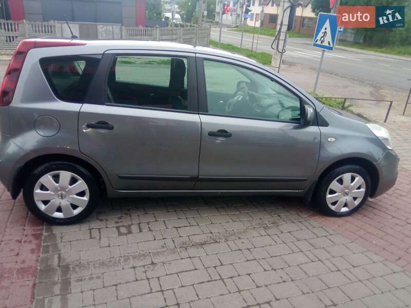Хэтчбек Nissan Note 2013 в Ивано-Франковске