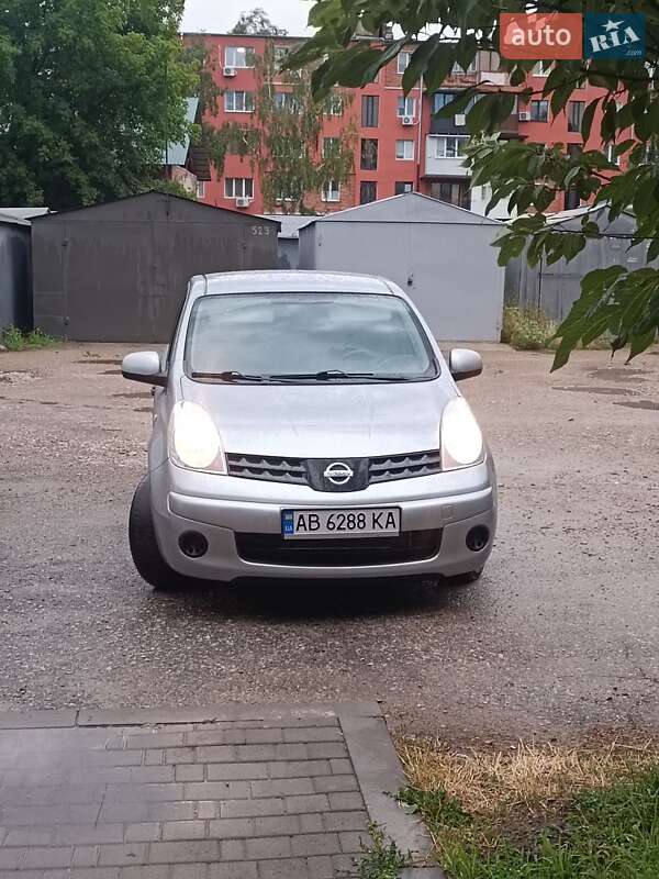 Хэтчбек Nissan Note 2008 в Могилев-Подольске