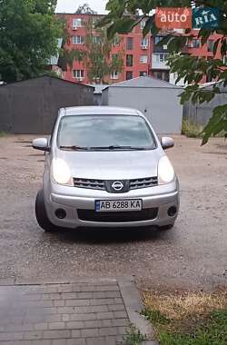 Хэтчбек Nissan Note 2008 в 