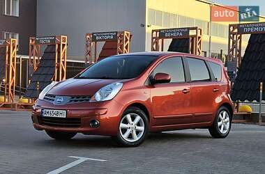 Хэтчбек Nissan Note 2007 в 