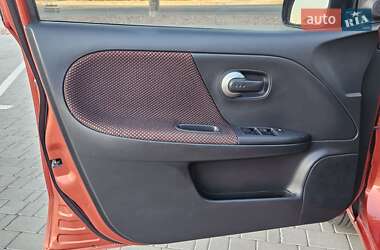 Хэтчбек Nissan Note 2007 в 