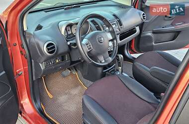 Хэтчбек Nissan Note 2007 в 