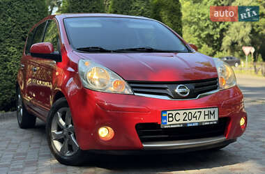 Хэтчбек Nissan Note 2011 в 
