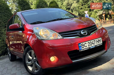 Хэтчбек Nissan Note 2011 в 