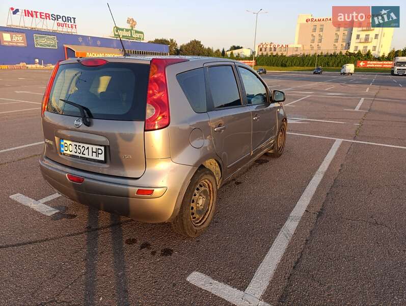 Хэтчбек Nissan Note 2008 в Львове