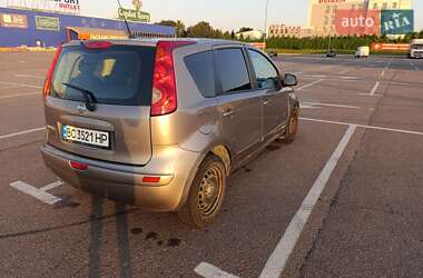 Хэтчбек Nissan Note 2008 в 