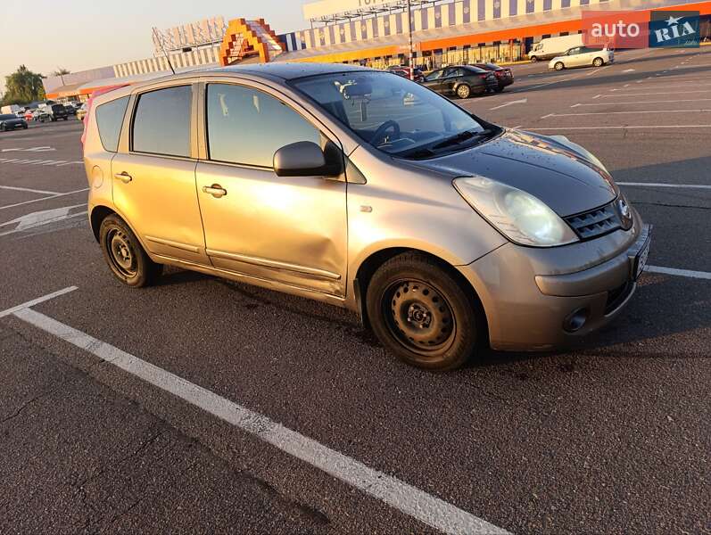 Хэтчбек Nissan Note 2008 в Львове