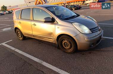 Хэтчбек Nissan Note 2008 в 