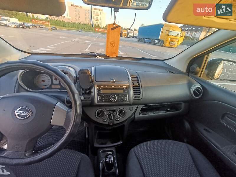 Хэтчбек Nissan Note 2008 в Львове