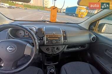 Хэтчбек Nissan Note 2008 в 