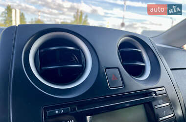 Хэтчбек Nissan Note 2014 в 