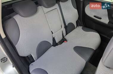 Хэтчбек Nissan Note 2008 в 