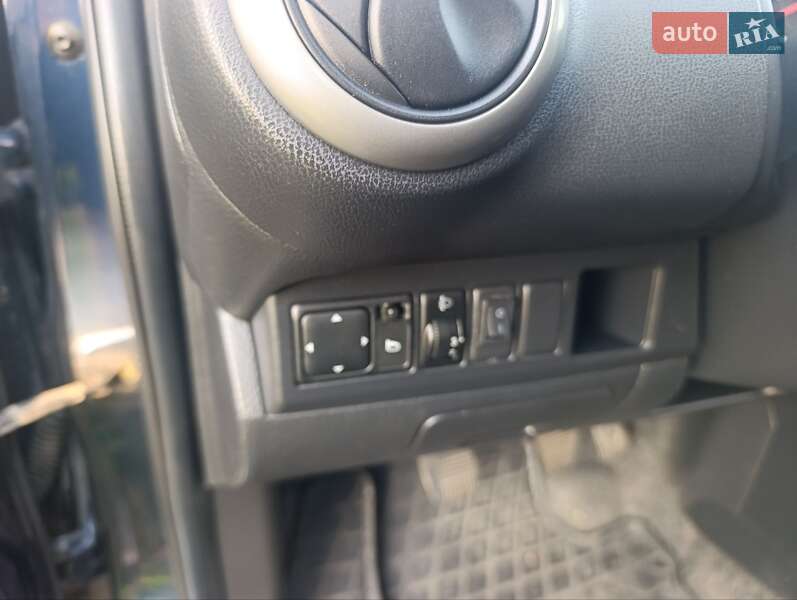 Хэтчбек Nissan Note 2006 в Виннице