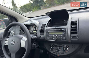 Хэтчбек Nissan Note 2008 в 