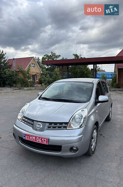 Хэтчбек Nissan Note 2008 в 