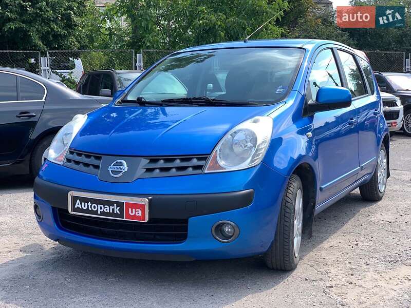 Хэтчбек Nissan Note 2006 в 