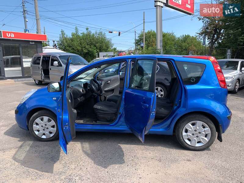 Хэтчбек Nissan Note 2006 в Виннице