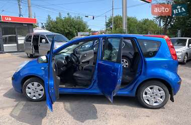 Хэтчбек Nissan Note 2006 в 
