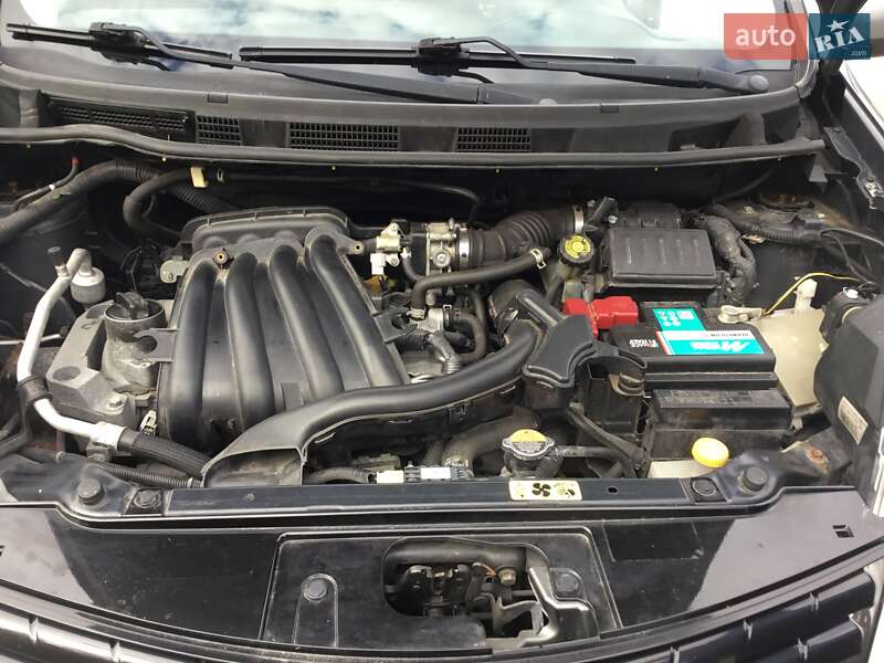 Хэтчбек Nissan Note 2011 в Староконстантинове
