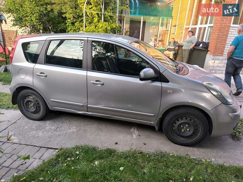 Хэтчбек Nissan Note 2008 в Гадяче