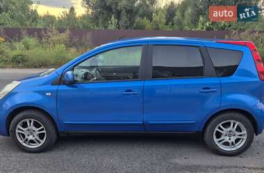 Хэтчбек Nissan Note 2006 в 