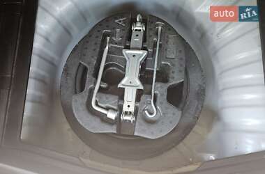 Хэтчбек Nissan Note 2013 в 