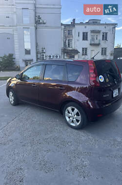 Хетчбек Nissan Note 2012 в 
