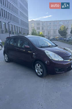 Хетчбек Nissan Note 2012 в 