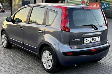 Хэтчбек Nissan Note 2007 в 