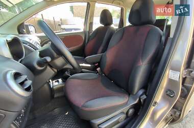 Хэтчбек Nissan Note 2007 в 