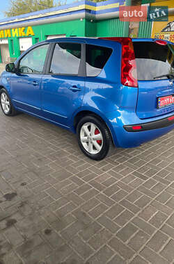 Хэтчбек Nissan Note 2006 в 