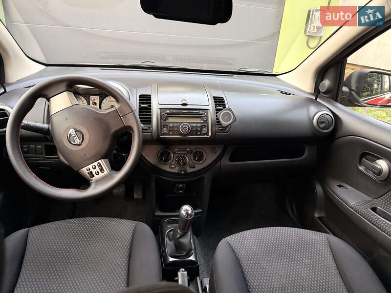 Хэтчбек Nissan Note 2008 в Здолбунове