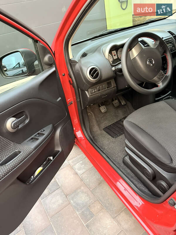 Хэтчбек Nissan Note 2008 в Здолбунове