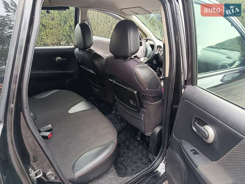 Хэтчбек Nissan Note 2007 в Павлограде