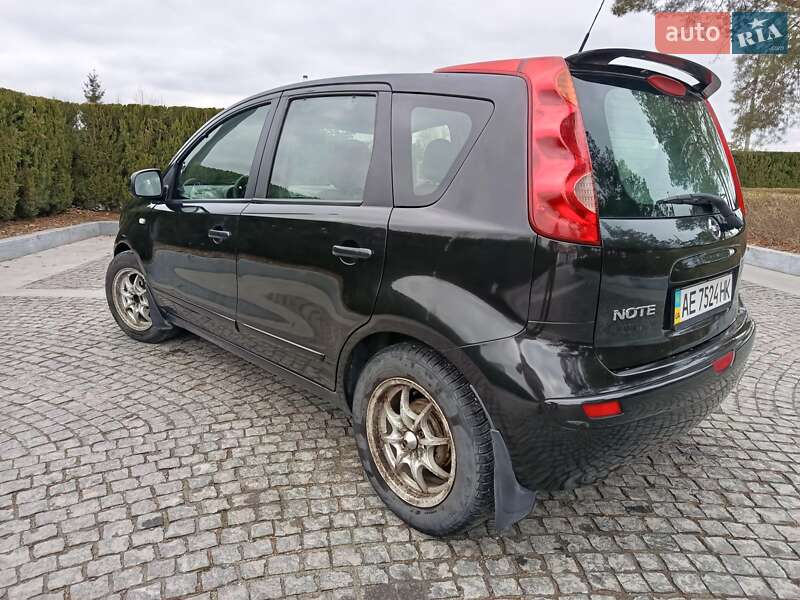 Хэтчбек Nissan Note 2007 в Павлограде