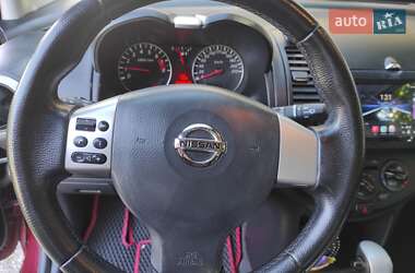 Хэтчбек Nissan Note 2011 в 