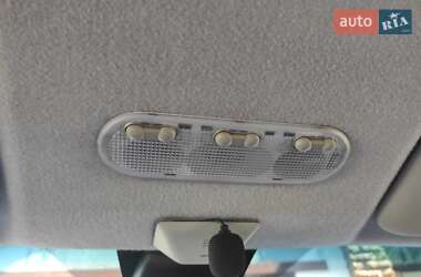 Хэтчбек Nissan Note 2011 в 