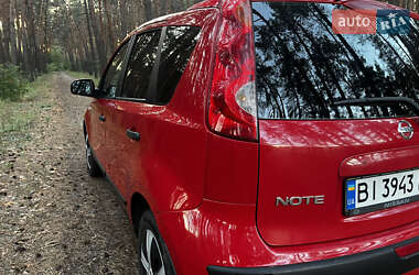Хэтчбек Nissan Note 2006 в 