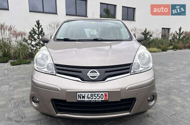 Хэтчбек Nissan Note 2009 в 