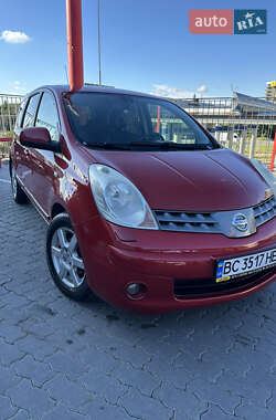Хэтчбек Nissan Note 2008 в 