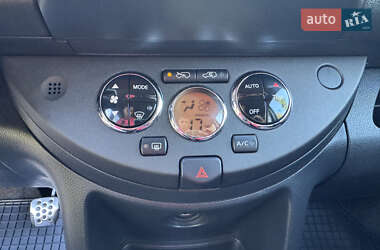 Хэтчбек Nissan Note 2006 в 