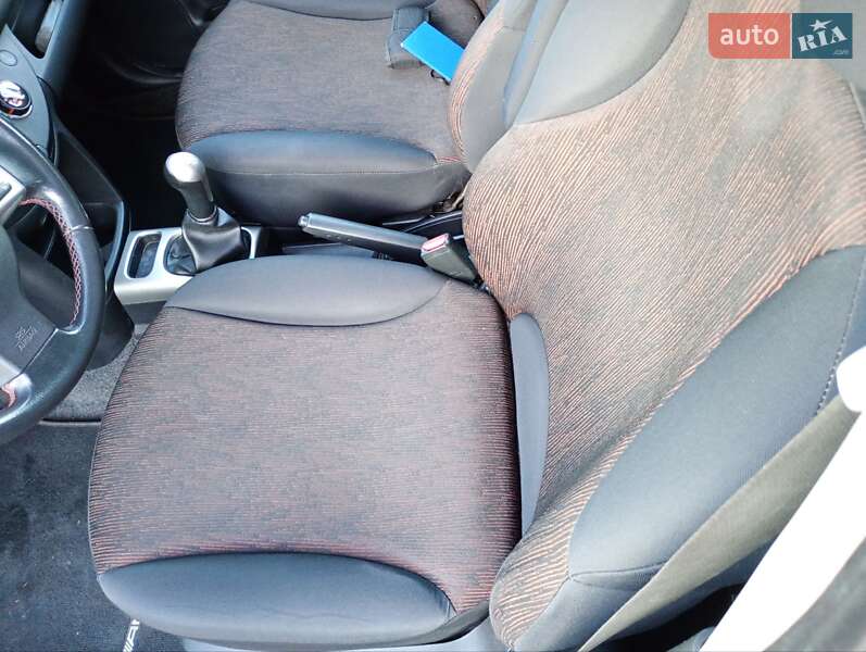 Хетчбек Nissan Note 2010 в Самборі