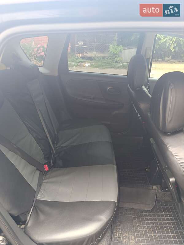 Хэтчбек Nissan Note 2006 в Горохове