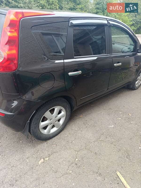 Хэтчбек Nissan Note 2006 в Горохове