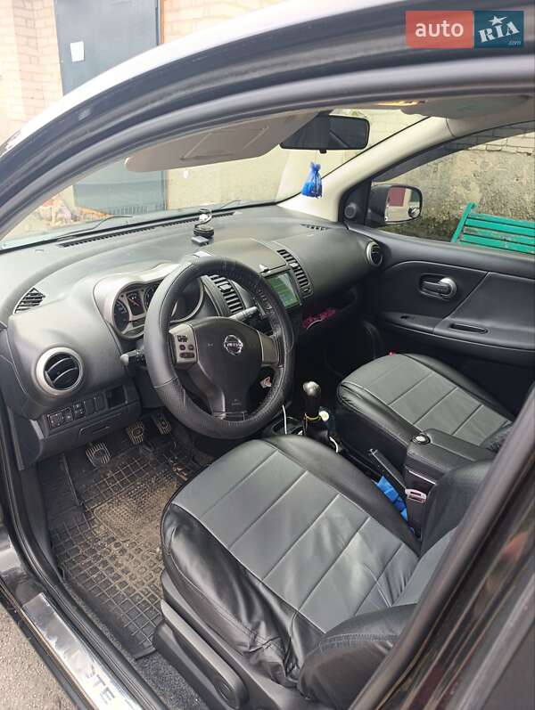 Хэтчбек Nissan Note 2006 в Горохове