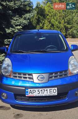 Хэтчбек Nissan Note 2006 в 
